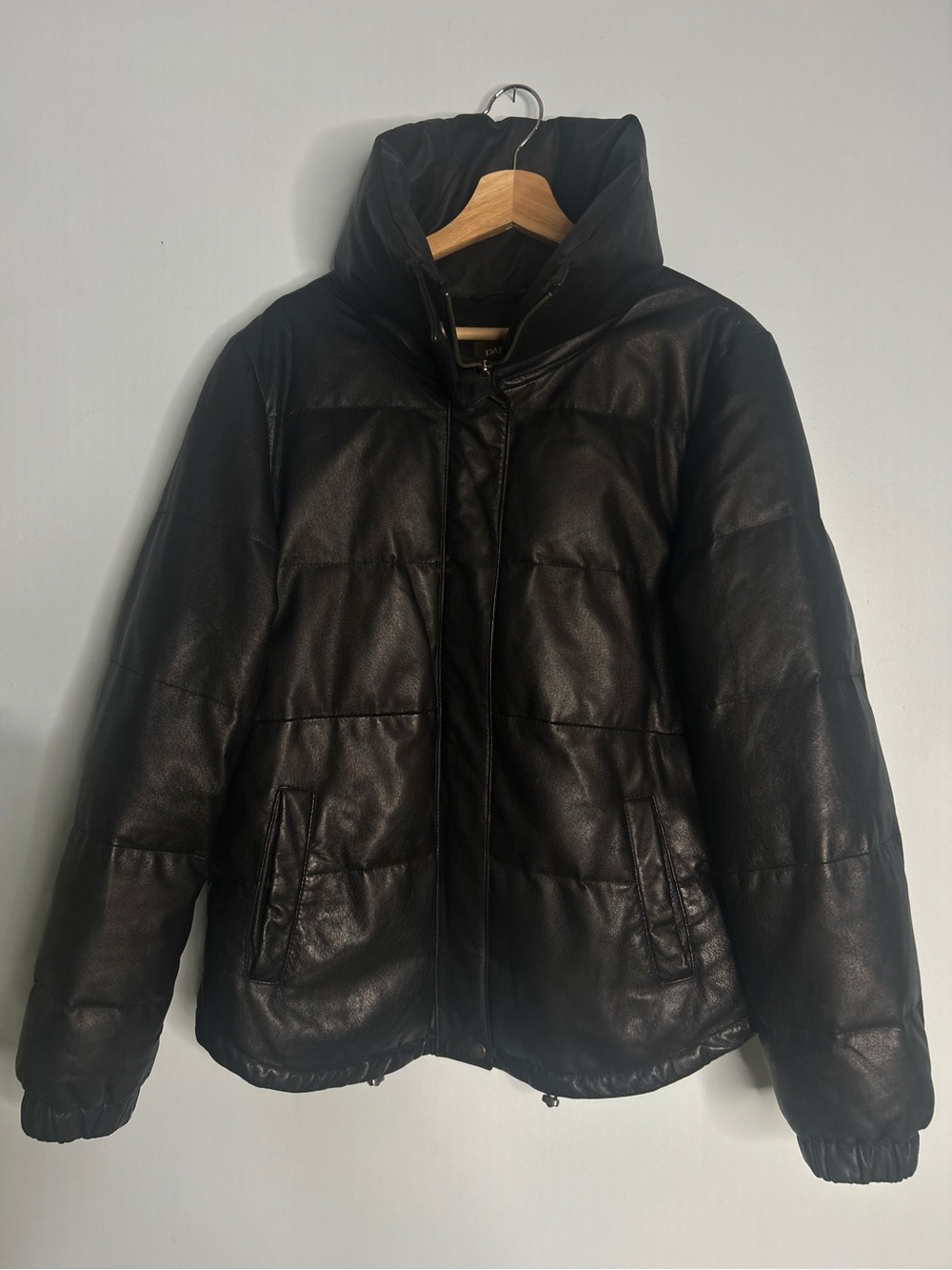 Danier Genuine Leather Down Puffer Jacket Black Women’s Large
